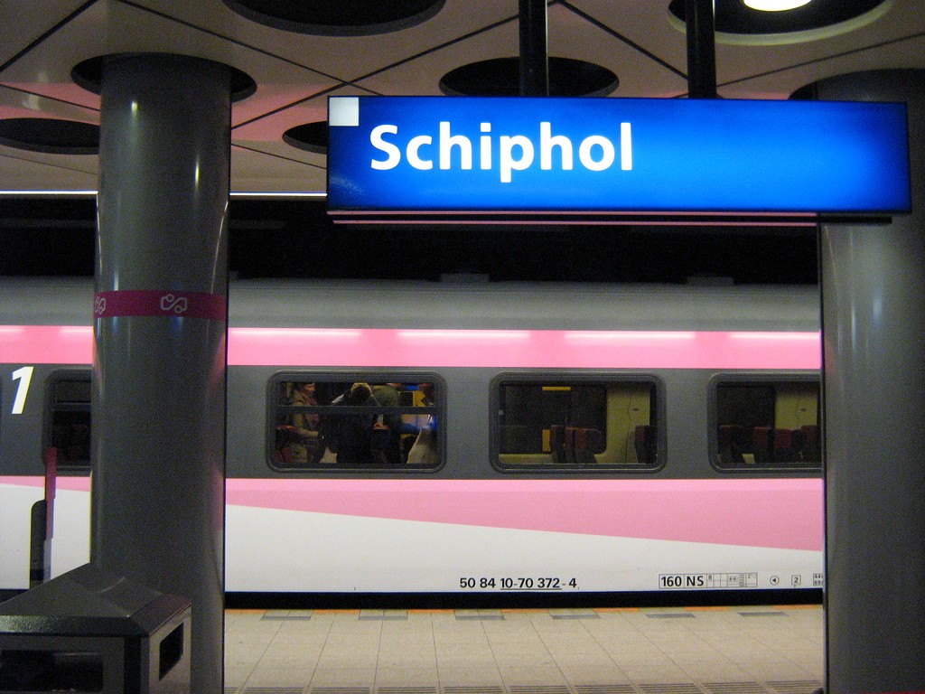 Staying close to Schiphol can be cheaper and easier. (Flickr, DennisM2)